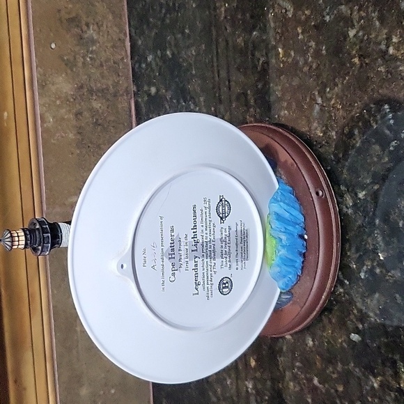 BRADFORD EXCHANGE - CAPE HATTERAS LIGHTHOUSE Lighthouse Is A Light - Picture 6 of 9